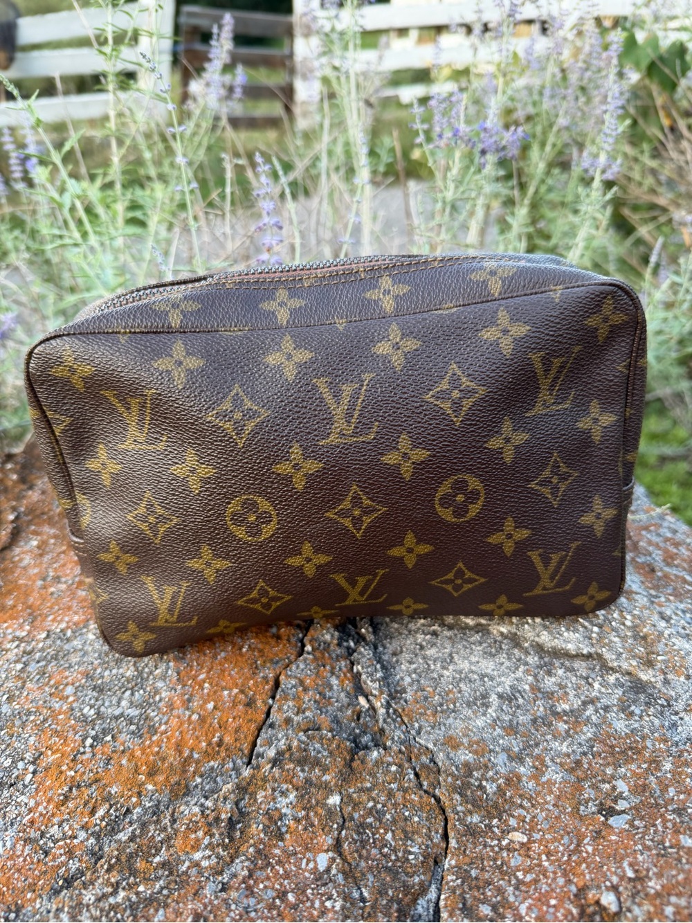 Authentic Louis Vuitton Monogram Trousse Toilette 23 Clutch Bag